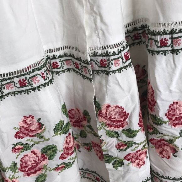 Shore line ladies long maxi skirt with embroidered flowers detail size large - Picture 5 of 11